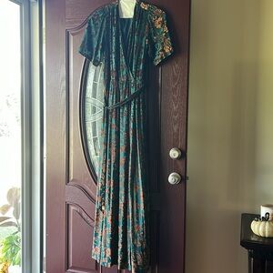 Maxi dress bronze jade wore once and dry cleaned